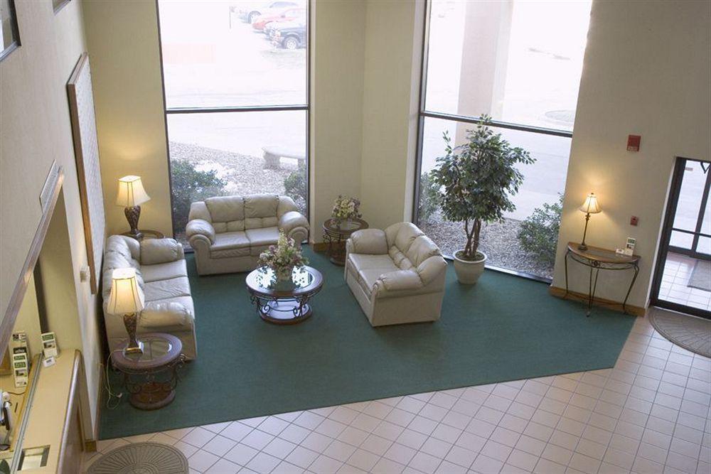 Candlewood Suites - Wichita East By Ihg Экстерьер фото