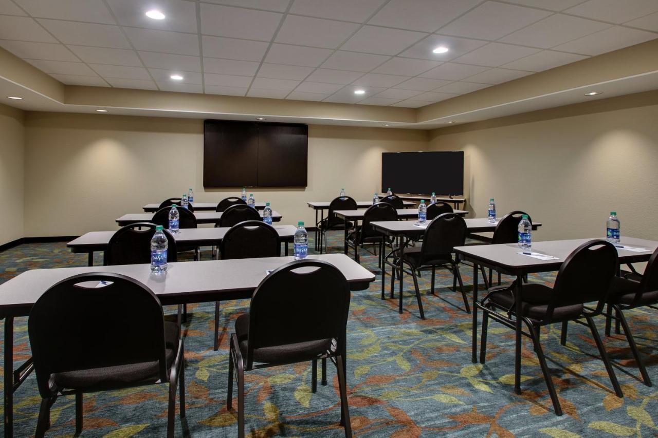 Candlewood Suites - Wichita East By Ihg Экстерьер фото