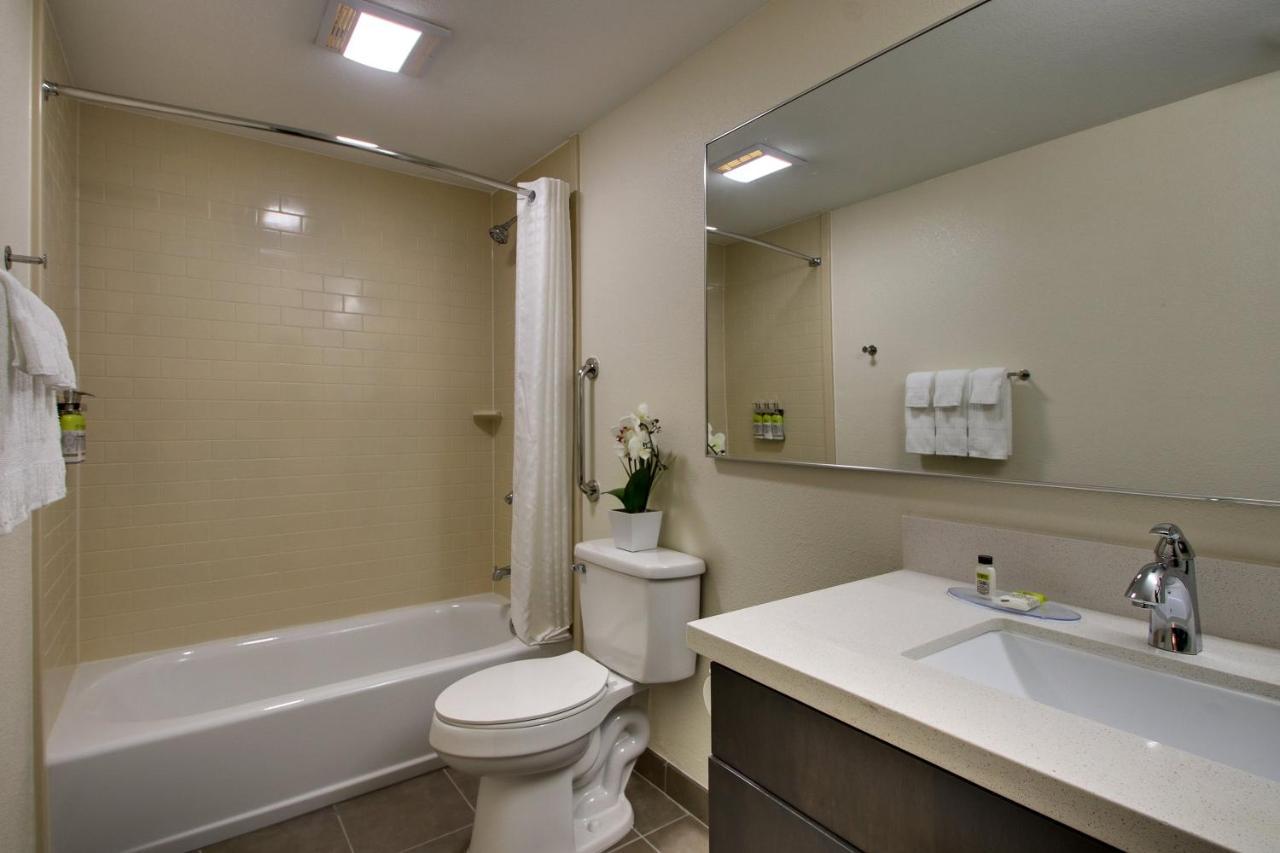 Candlewood Suites - Wichita East By Ihg Экстерьер фото